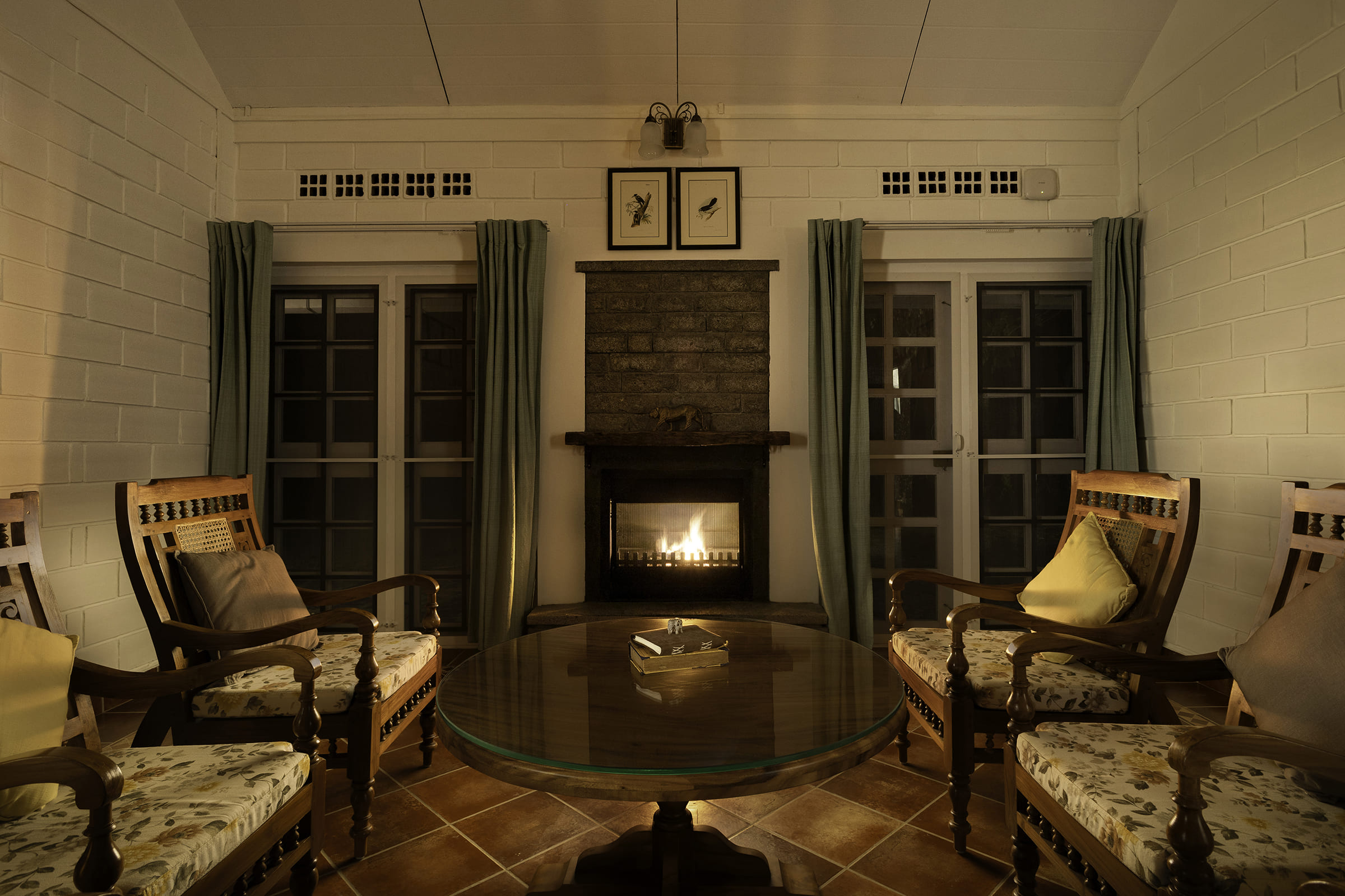 Fireplace seating area